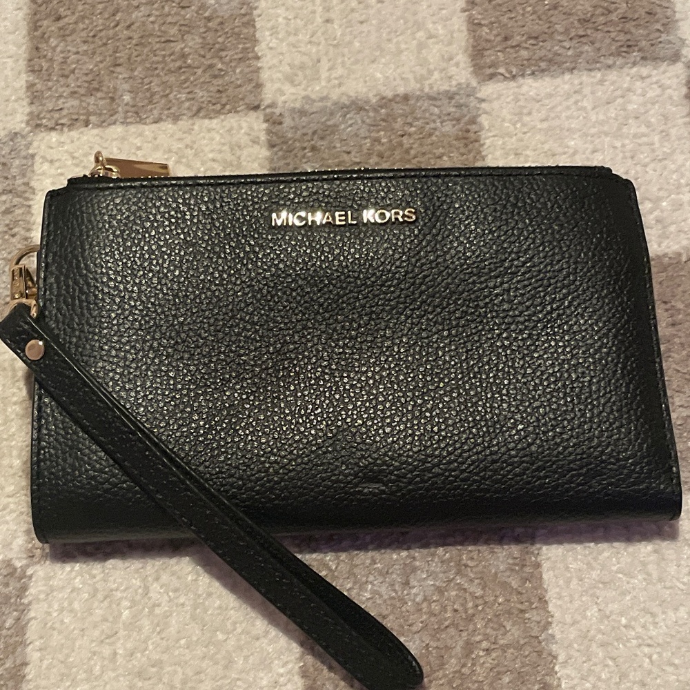 Michael Kors wristlet